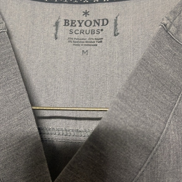 Gray Scrub Set Jogger Style - Picture 2 of 3